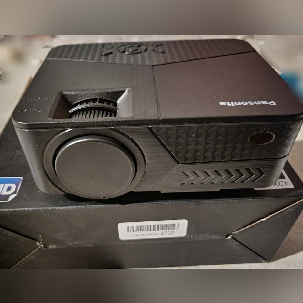 Pansonite HD Multimedia LCD Projector LEd Lights size 35-200"/ 110-240V-BLACK